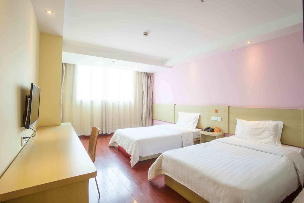 7Days Inn Beijing Railway Station Guangqu Gate Metro Station Room photo