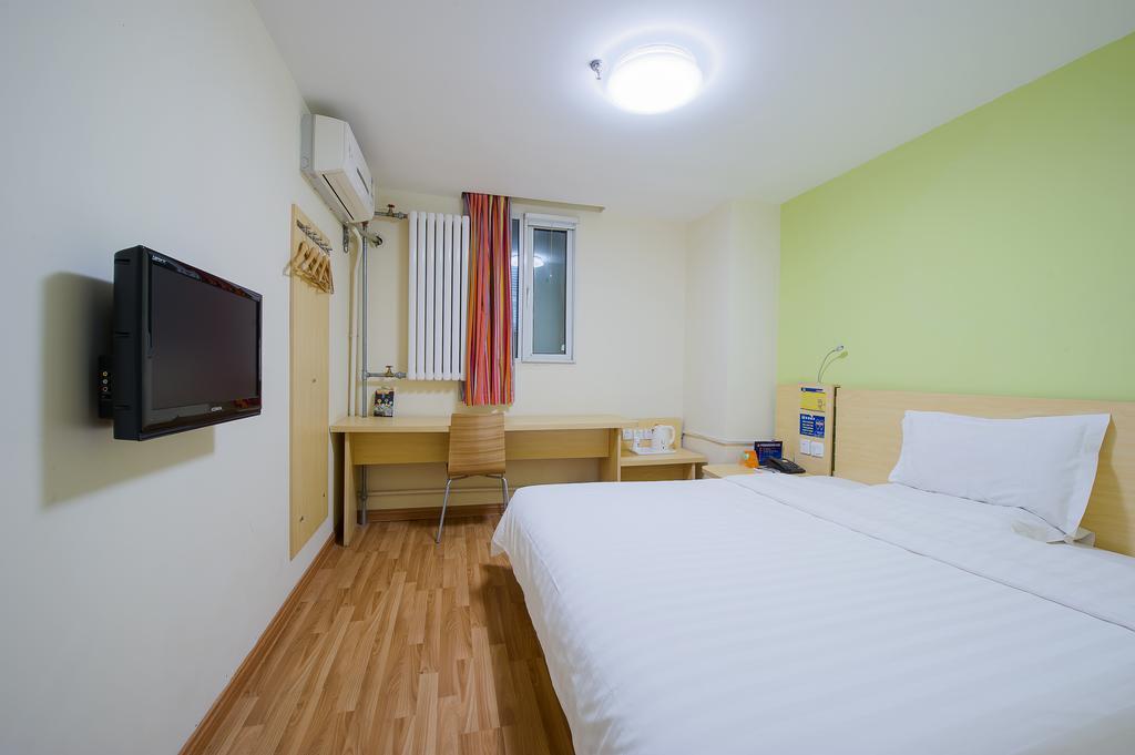 7Days Inn Beijing Railway Station Guangqu Gate Metro Station Room photo